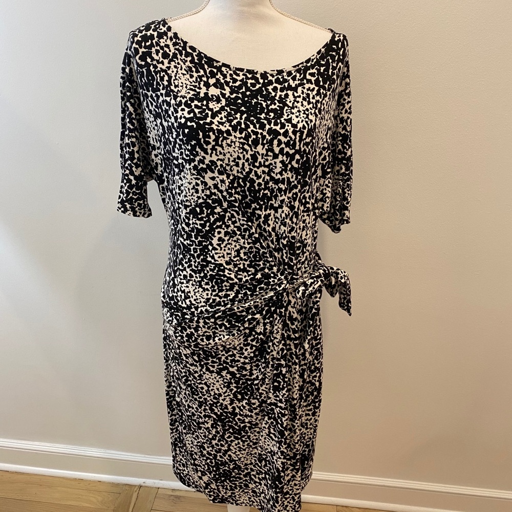 Black/White Ann Taylor Shift Dress